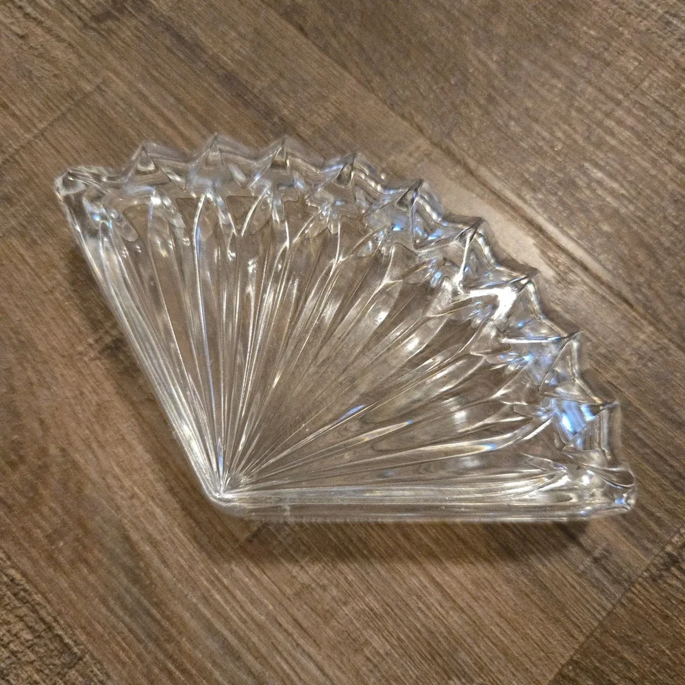 VTG Crystal Glass Dish Ashtray Fan Trinket‎ Sunburst Diamond Cut Vanity Catchall